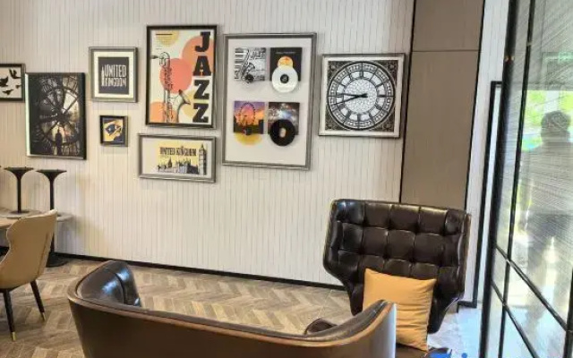 Homeinn Plus Hotel (Dalian North Station)