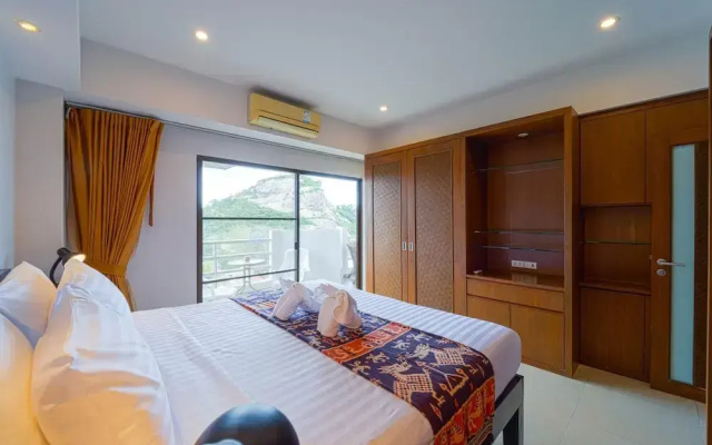 Beachfront 2 bed Condo with Seaview BW2