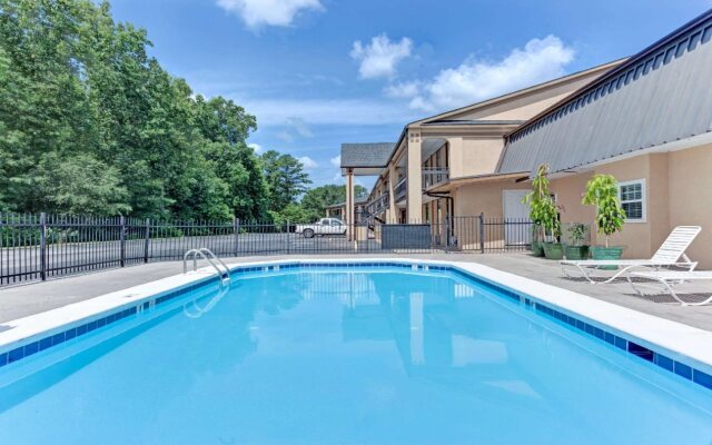 Super 8 Motel Carrollton CA