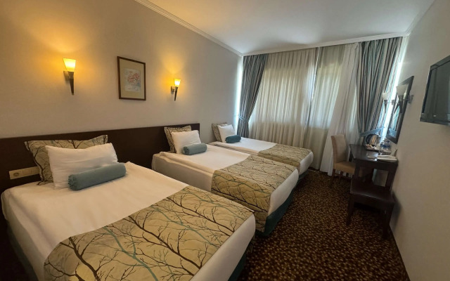 Best Western Plus Khan Hotel