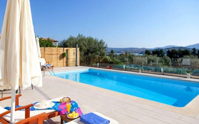 Villa Manos in Ligia
