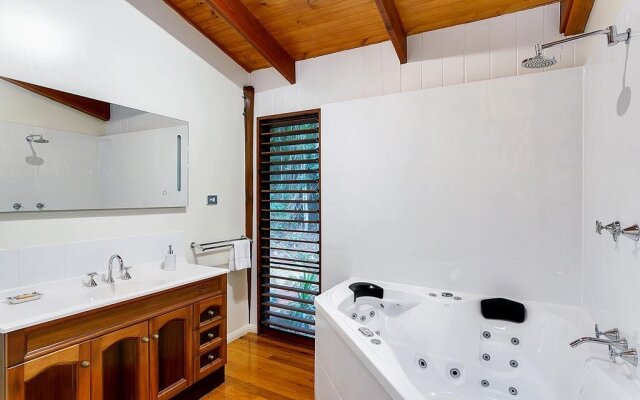 Wanggulay Too Treetops Cairns City