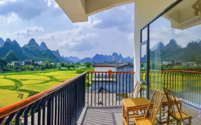 Yangshuo Yuchishe Homestay (Yulonghe Zhuyu Drifting Jinlong Bridge Wharf)