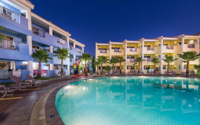 Caretta Beach Holiday Village