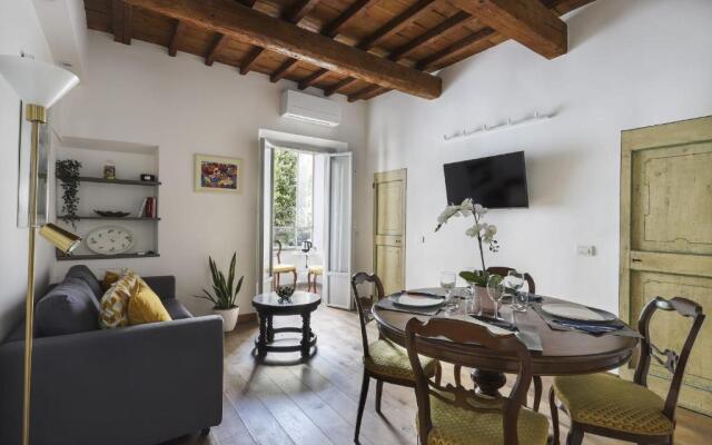 Oltrarno Modern Apartment in Florence