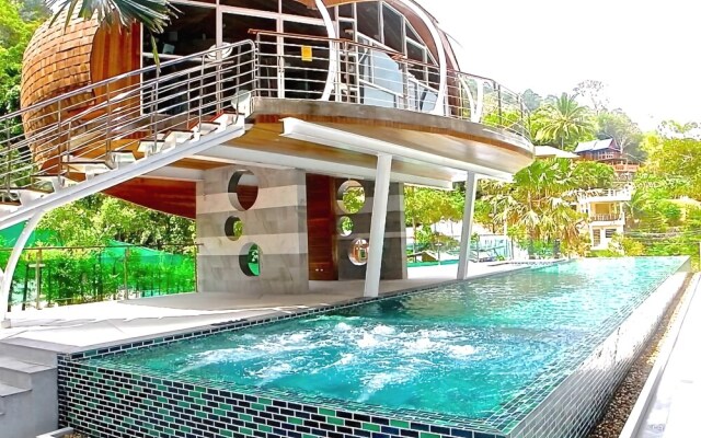 Emerald: Modern pool view Studio