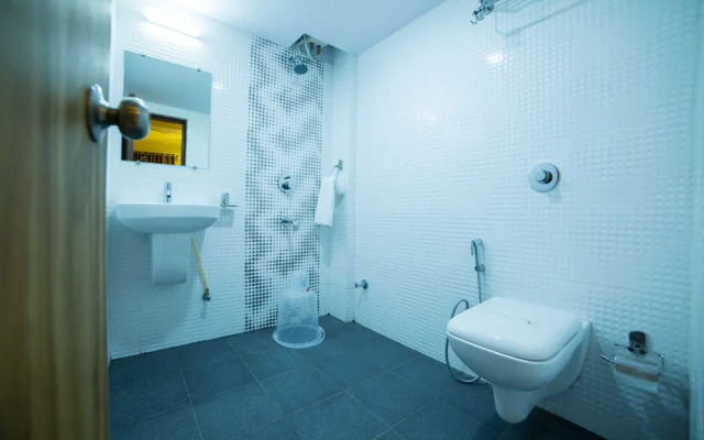 OYO 9682 Hotel Plaza Heights