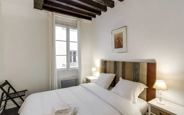 Louvre Area - Saint Honoré Apartment