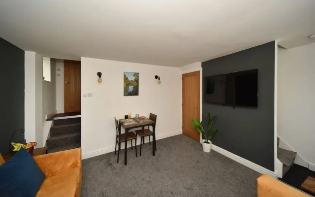 Pinfold Suite - Chester Road Apartments by