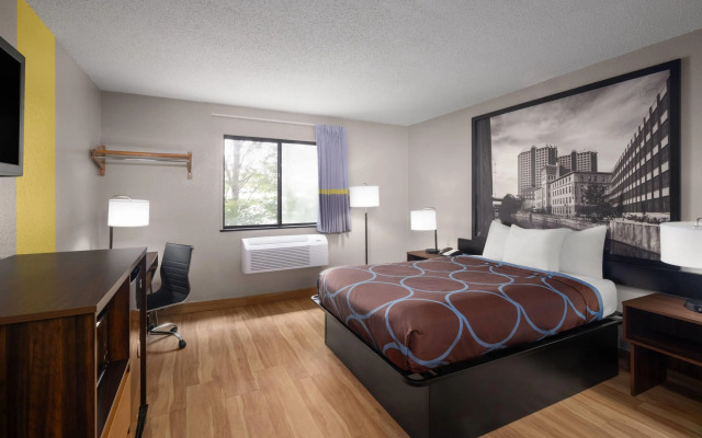 Super 8 By Wyndham Farmville