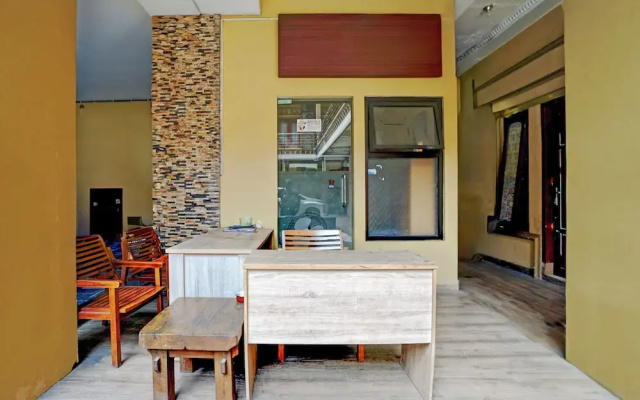 Hotel D'best Kutisari 6 Hour Stay