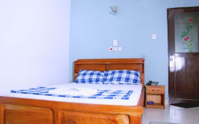 Nora Hotel