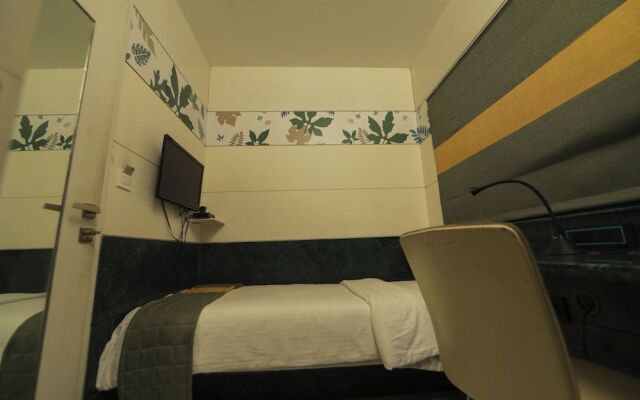 Hotel BTH Sarovaram