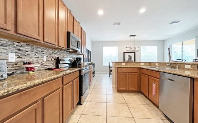 American Dream 6 Bedroom Home by RedAwning