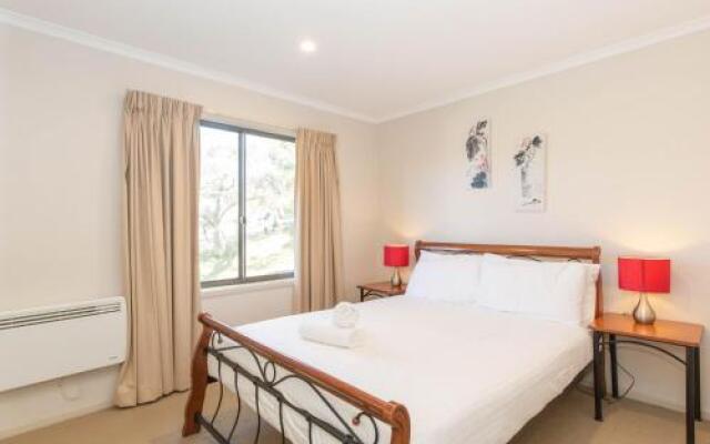 Boronia 5/30 Nettin Circuit