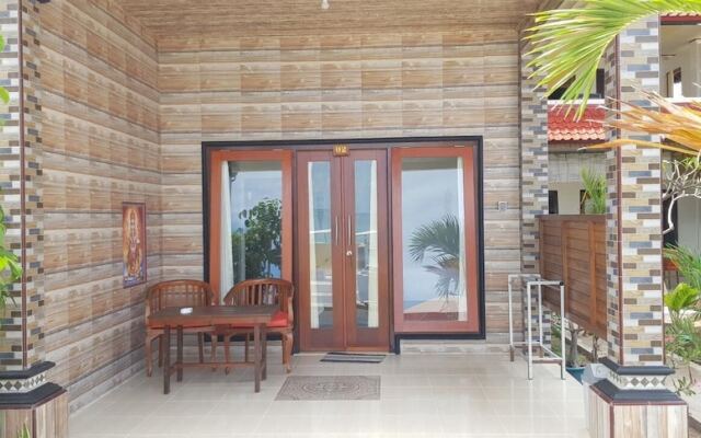 Segara Beach Inn