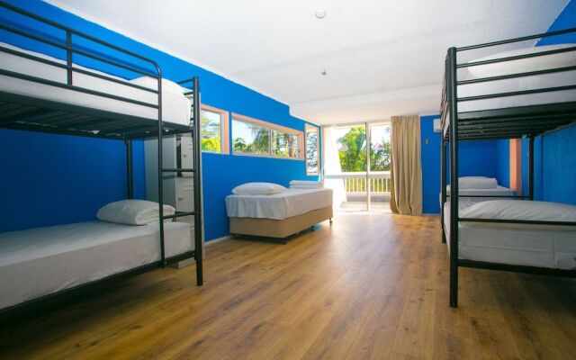Rainbow Bay Backpackers