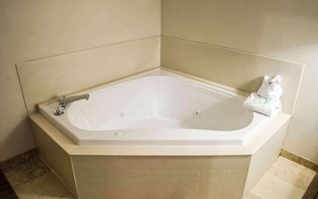 Comfort Suites Mobile