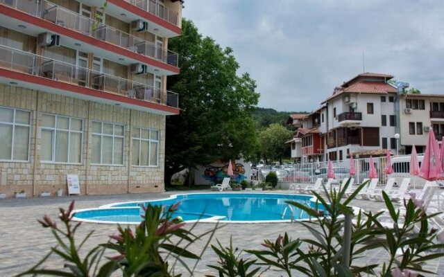Club Hotel Vedren
