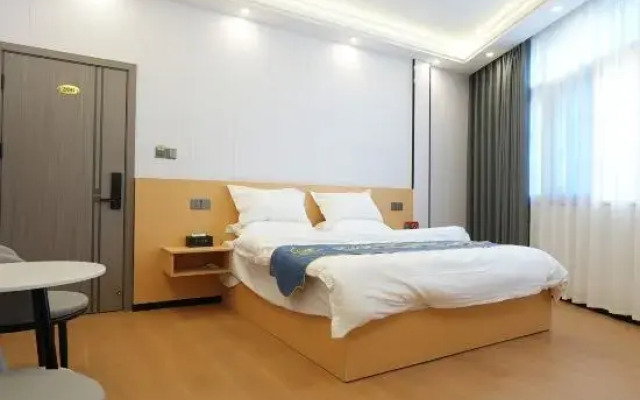 Jinsha Hotel (Changting Ancient City Wall Store)