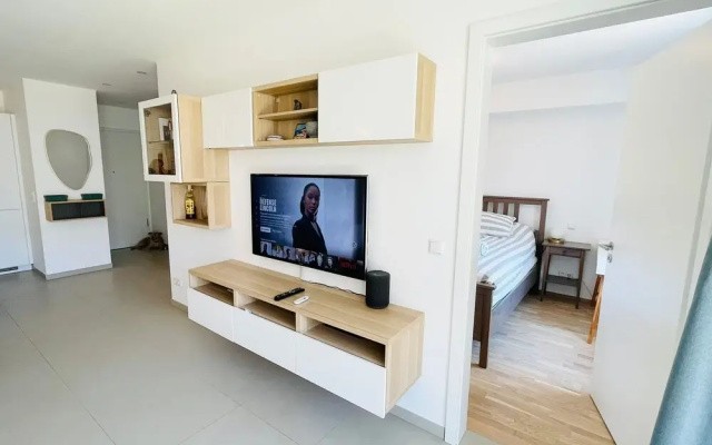 Luxury 1 bedroom. Center Terrace&Parking
