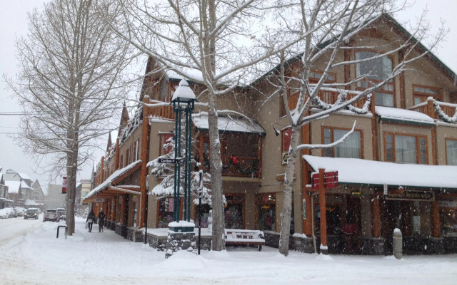 Brewster Mountain Lodge