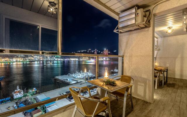 Yeosu Napoliy Pension