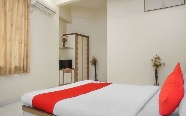 OYO Flagship 15921 Hotel Golden Rock