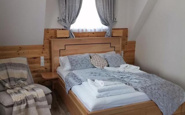 Rustic Inn River