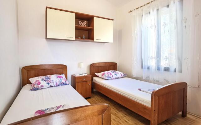 Branka - 30 m From Beach - A1 Zeleni