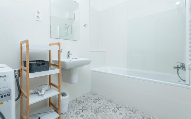 WestSide Apartments by Urbanrent