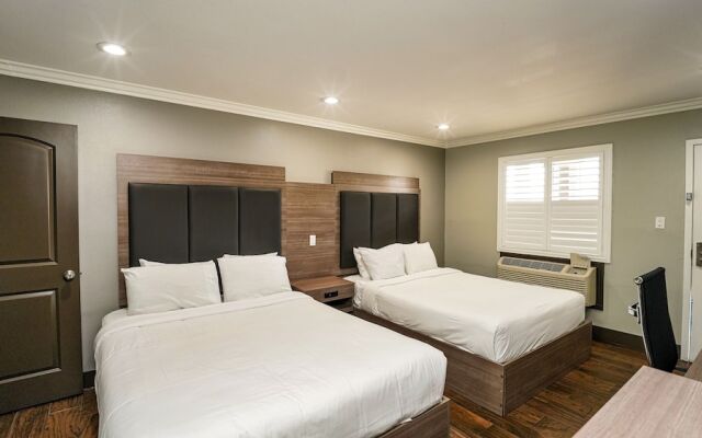 Holiday Lodge Motel Antioch