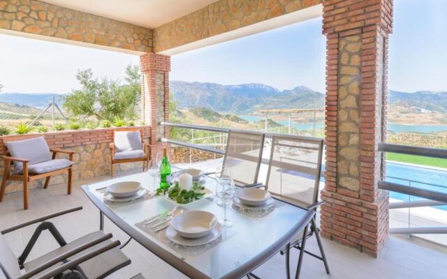 Casa Jacaranda El Gastor by Ruralidays