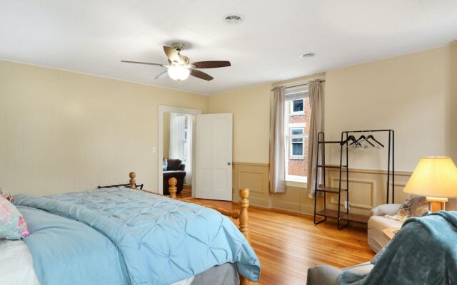 Downtown Galena Spacious Apartment 2 Bedroom Apts