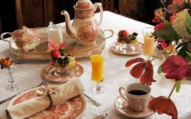 Fisher House Victoria Bed and Breakfast