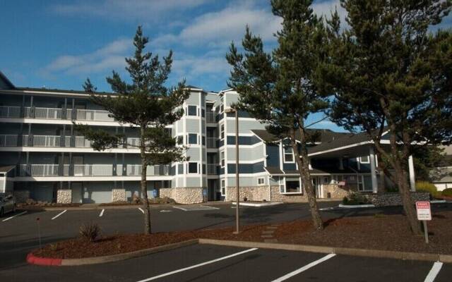 Waters Edge 104 - 1 Br Condo