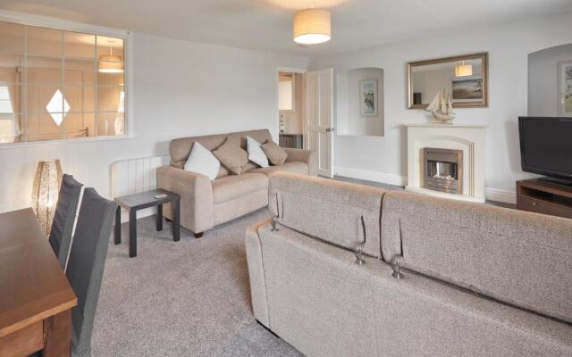 Host   Stay   Sea Gem