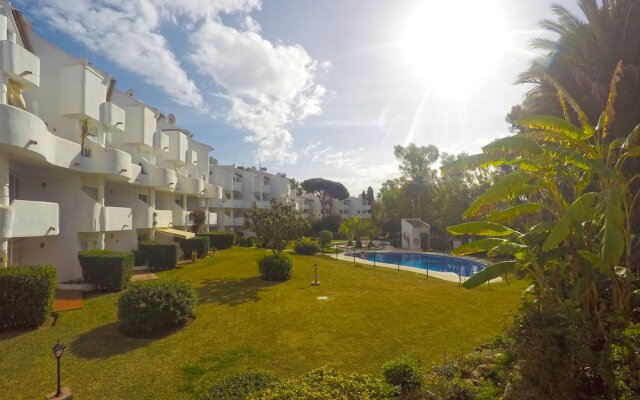 Spacious duplex apartment near the beach