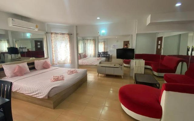 Alongkorn hotel by SB