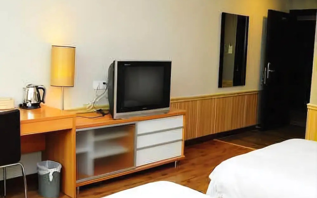 Yijia Holiday Hotel (Guangzhou Huadu Plaza subway station store)