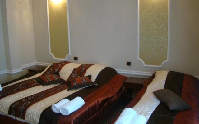 Dworek Vesaria Hotel