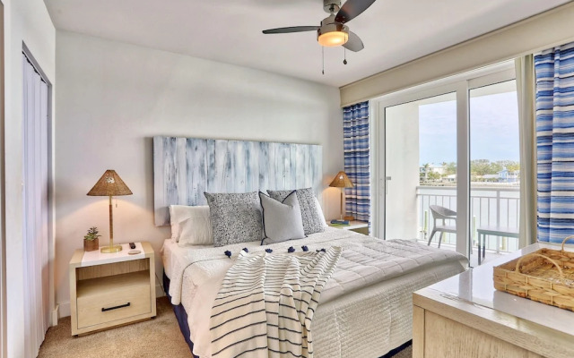 Oceana 204 East