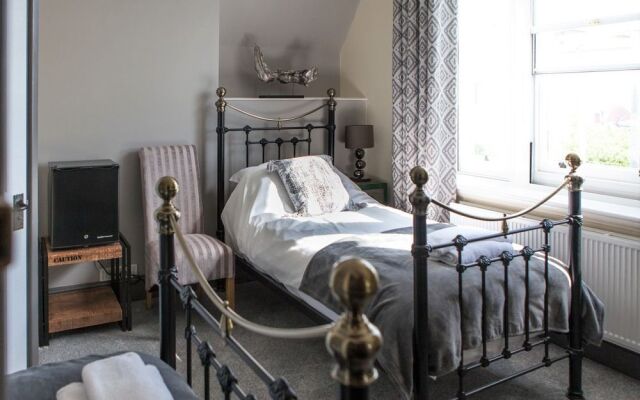Oaklands Guest House