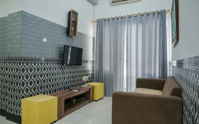 Fully Furnished with Comfortable 2BR Grand Palace Kemayoran Apartment – Lobby – Jakarta