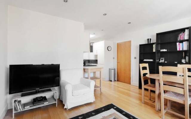 Modern 2bed 2bath Near the Oval