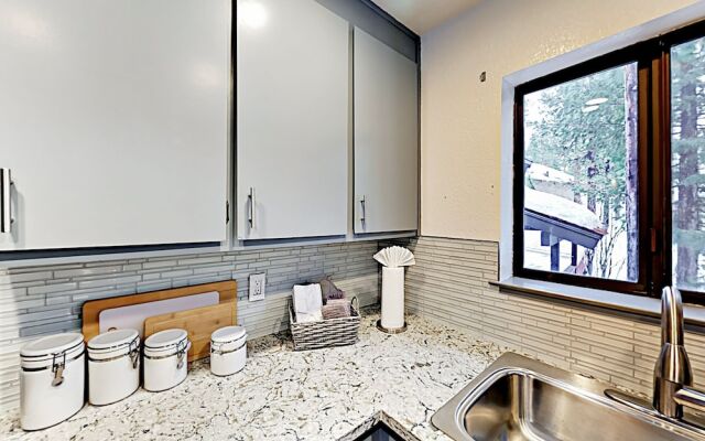 Peaceful Timber - 2 Br Home