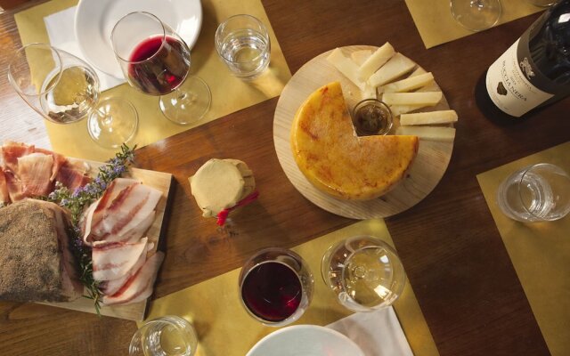 Cozy Farmhouse With Campriano With Swimming Pool