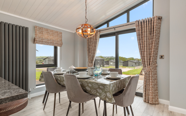 Ael-y-bryn - Luxury Lodge Hot Tub Three En-suite Bedrooms