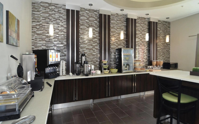 Quality Inn & Suites Kenedy - Karnes City