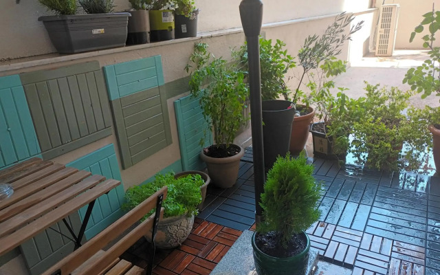 Agias Sofias Square Stunning suite